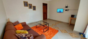 Neat Condo, Accessible, Convenient